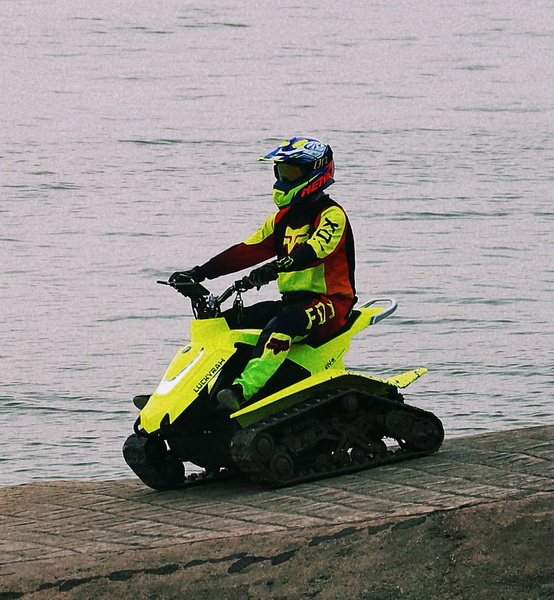 Dual Motor Snowmobile 72V Lithium Battery Dual Track Όχημα παντός εδάφους