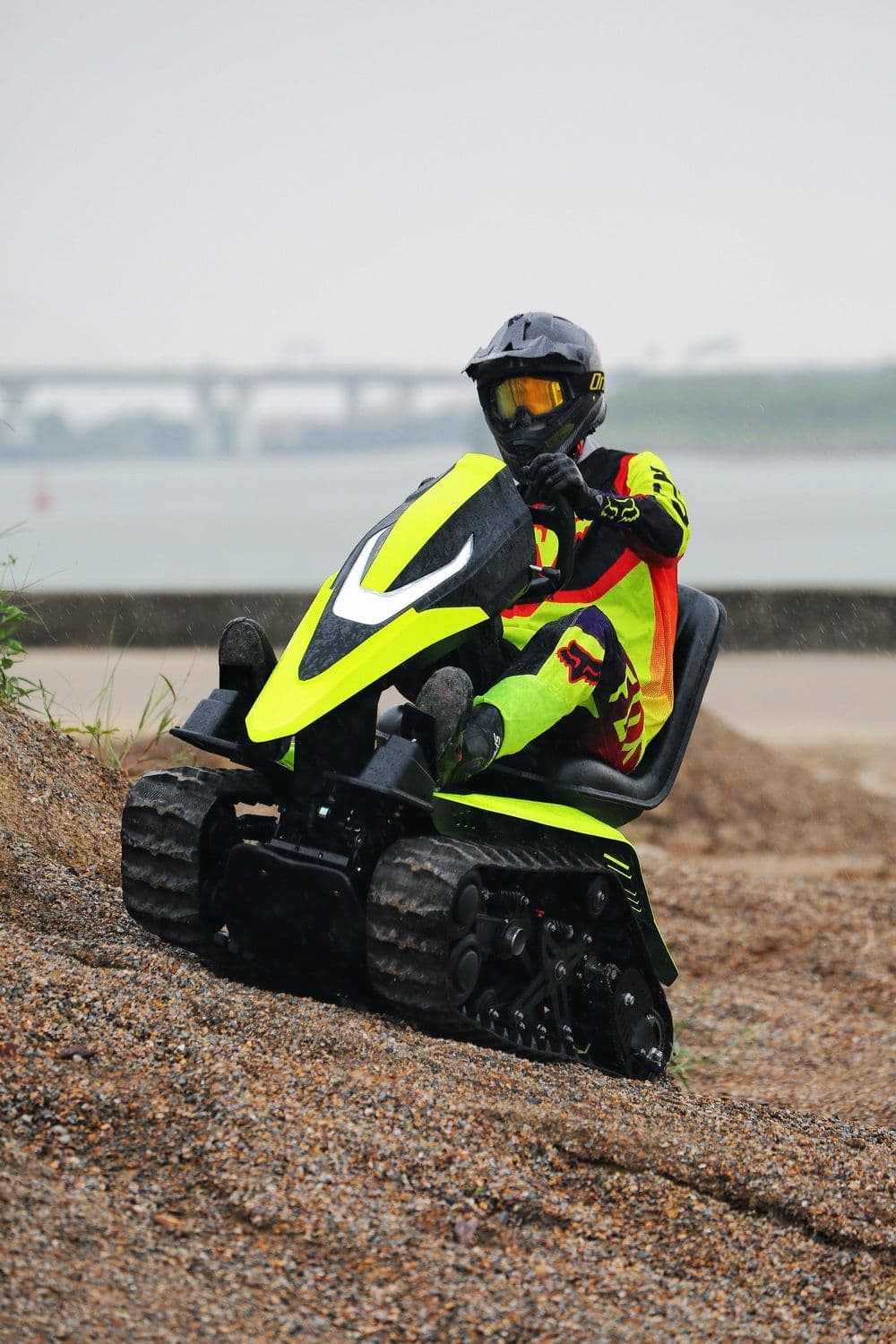 Electric Sitting Assistant Snowmobile 72V AIL Terrains Etv Tank