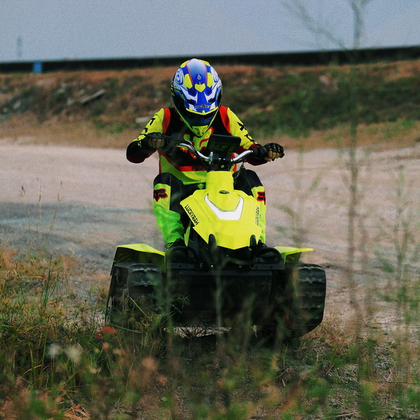 Etv-8 Electric Dual-Track Snowmobile Είναι κατάλληλο για Υπαίθριες Δραστηριότητες εκτός δρόμου